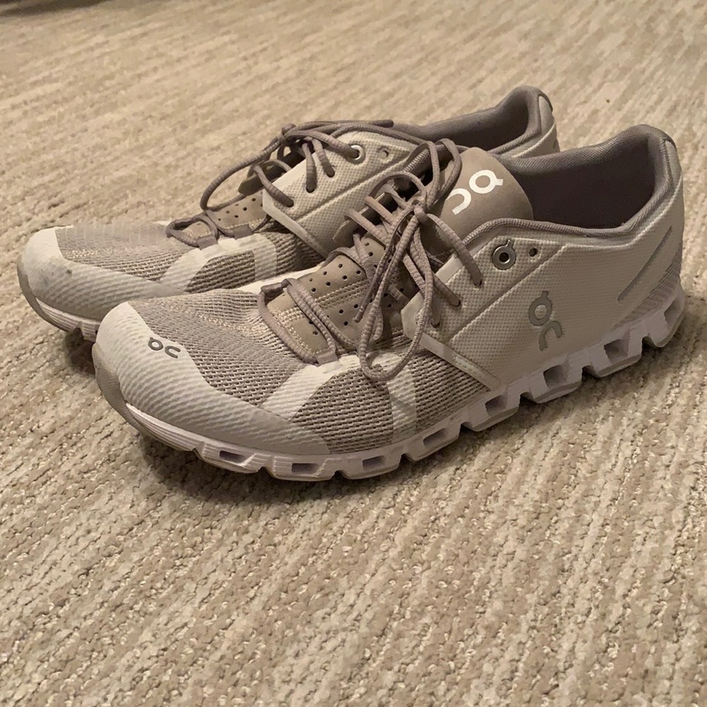 On Cloud Running Shoes Womens Sz 11